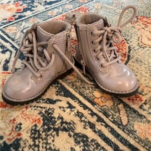 UGG Kids Boots in Shiny Gray